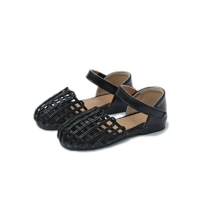 New Girls Sandals Hollow Outs Leather Shoes Kids Baby Beach Shoes Children Sandal Baby Round (Available)