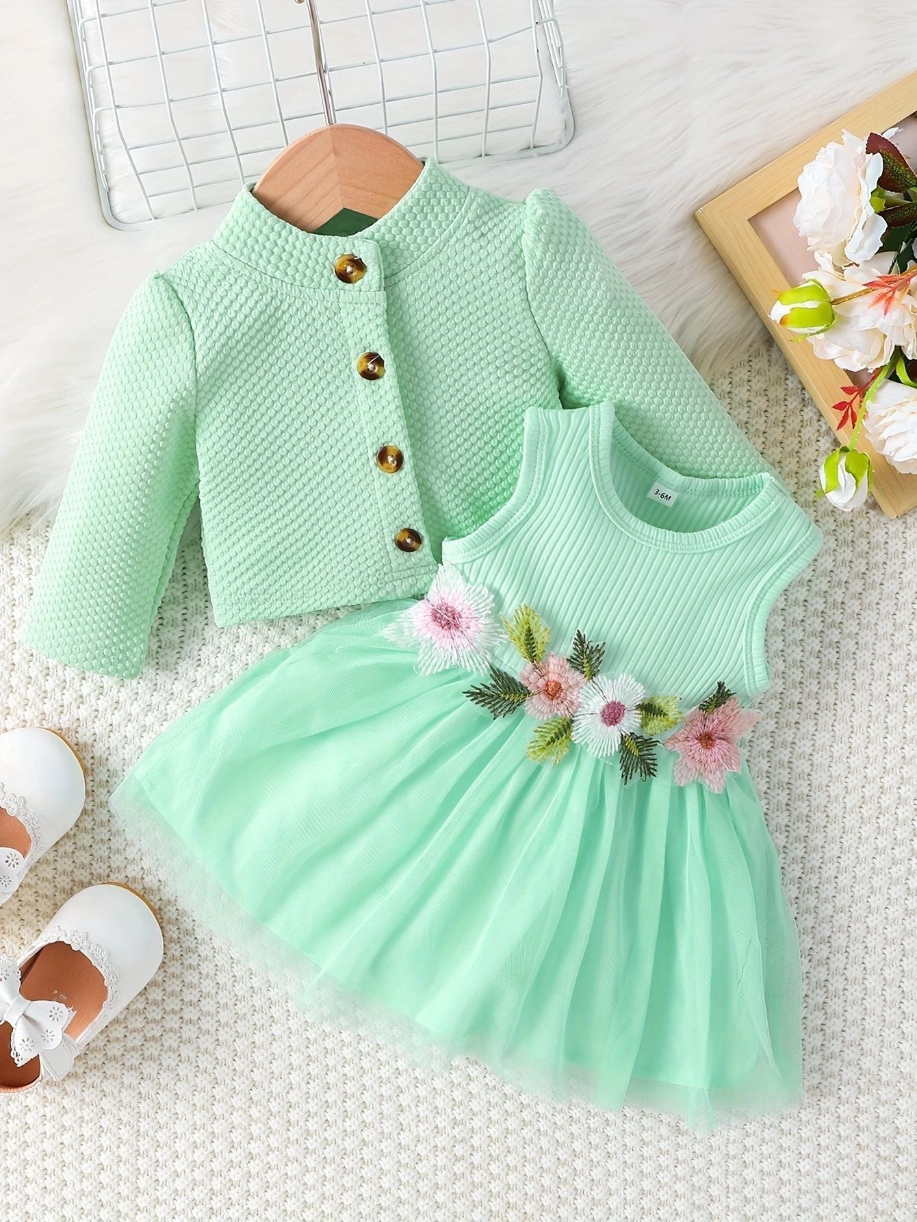 Girl's spring and autumn style waist flower design dress (Available)