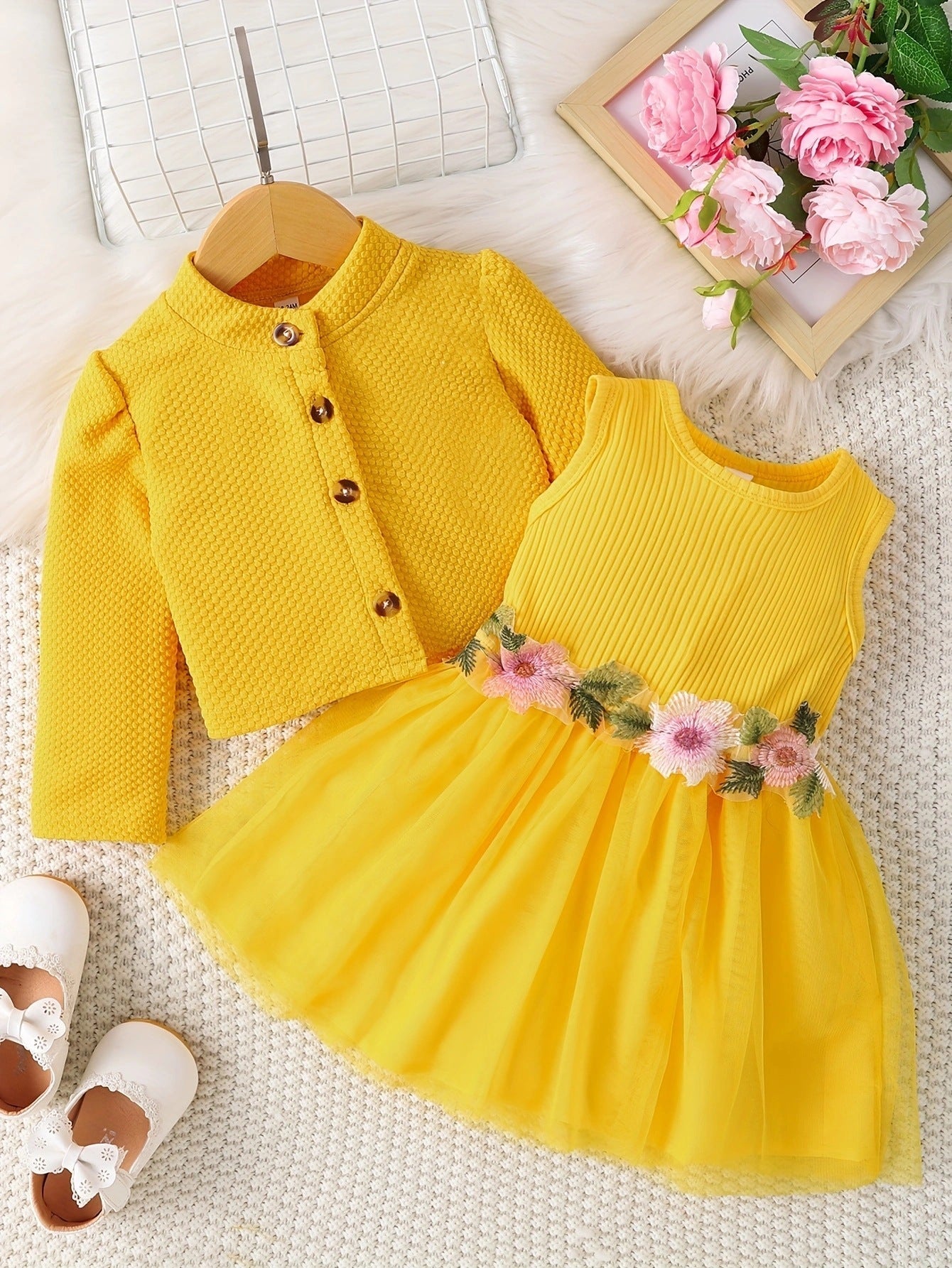 Girl's spring and autumn style waist flower design dress (Available)