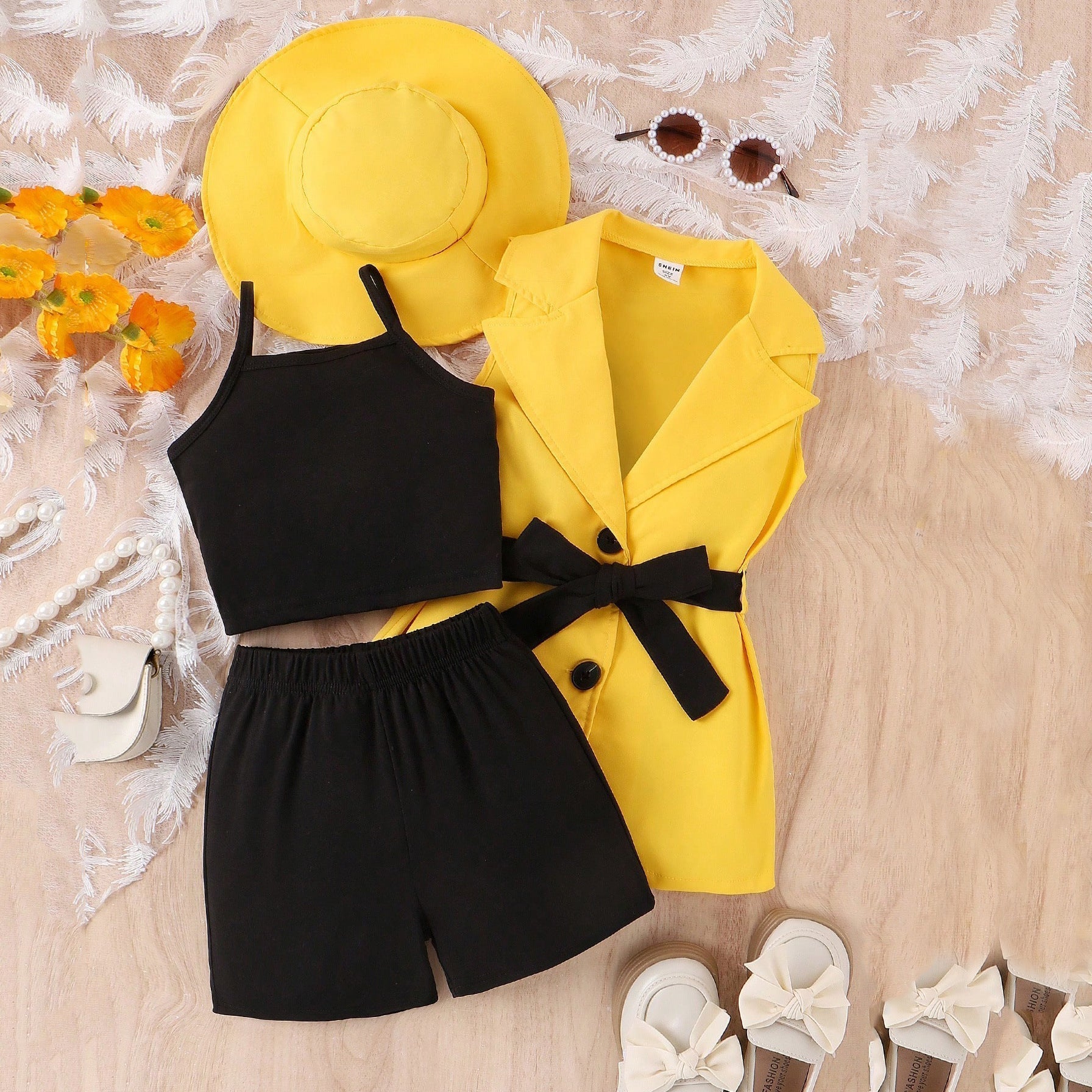 Girls suits for small and medium-sized children: suspender bottom + shorts + sleeveless suit jacket + hat 4Pcs set (Available)