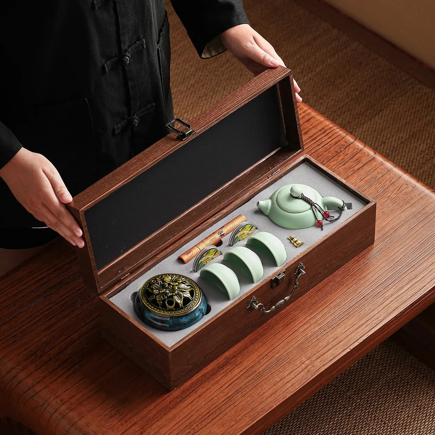 Guochao Forbidden City merchandise tea set gift set to give customers souvenir business enterprise practical gift