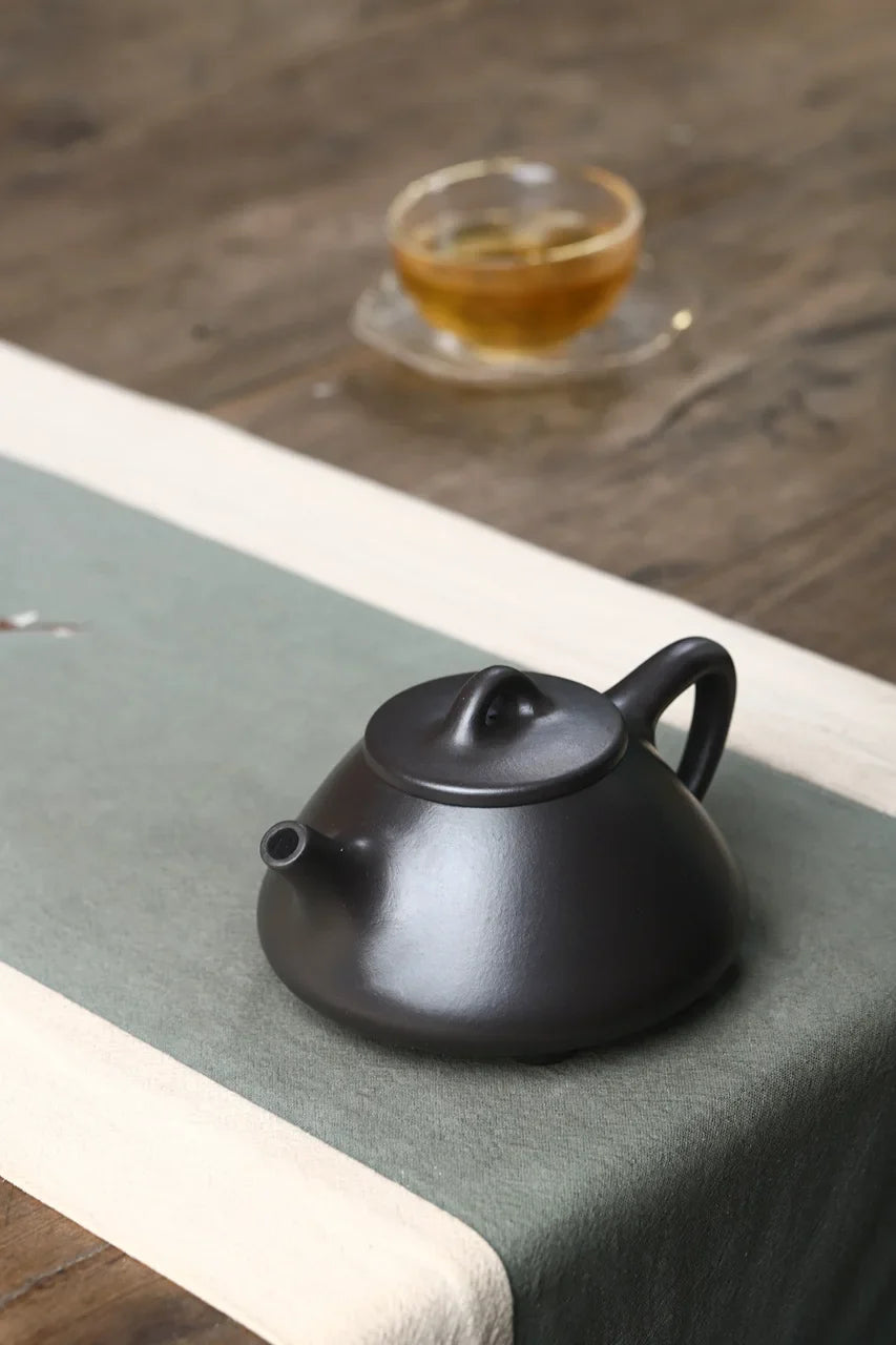 Yixing Black Clay Teapot Filter Kettle Archaize Tea Pot Drink Puer Tea Ceremony Supplies Teaware Drinkware Set 200ML