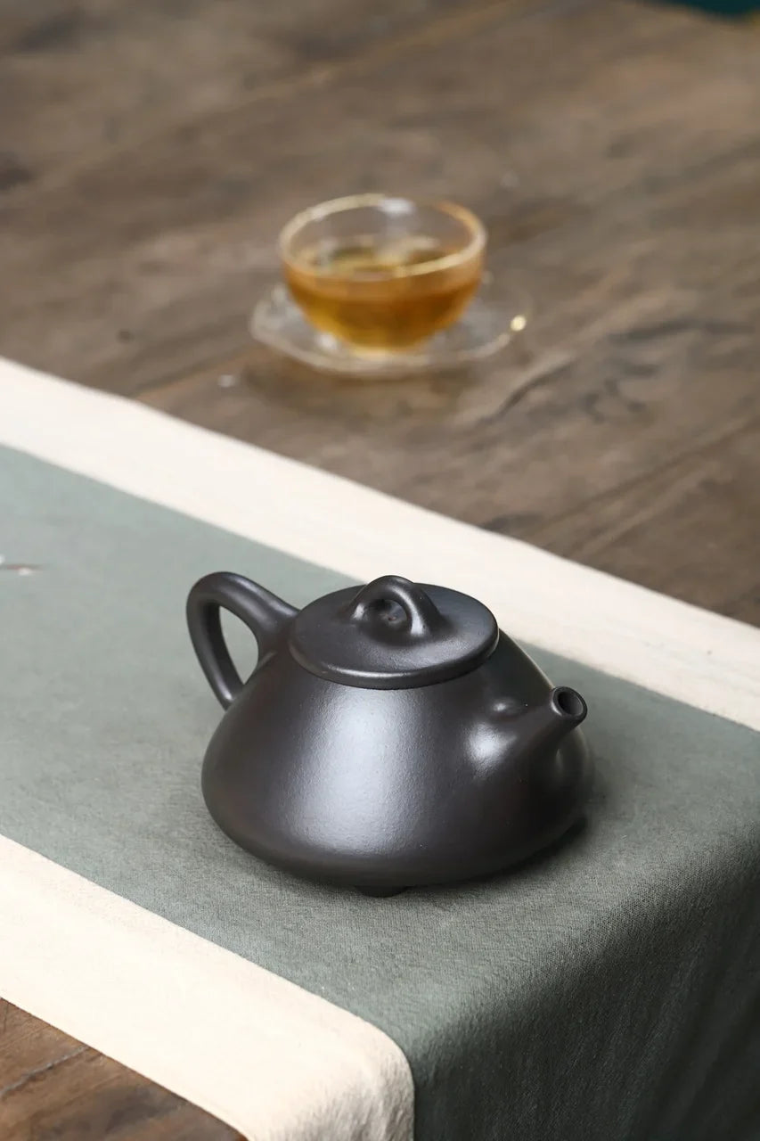Yixing Black Clay Teapot Filter Kettle Archaize Tea Pot Drink Puer Tea Ceremony Supplies Teaware Drinkware Set 200ML