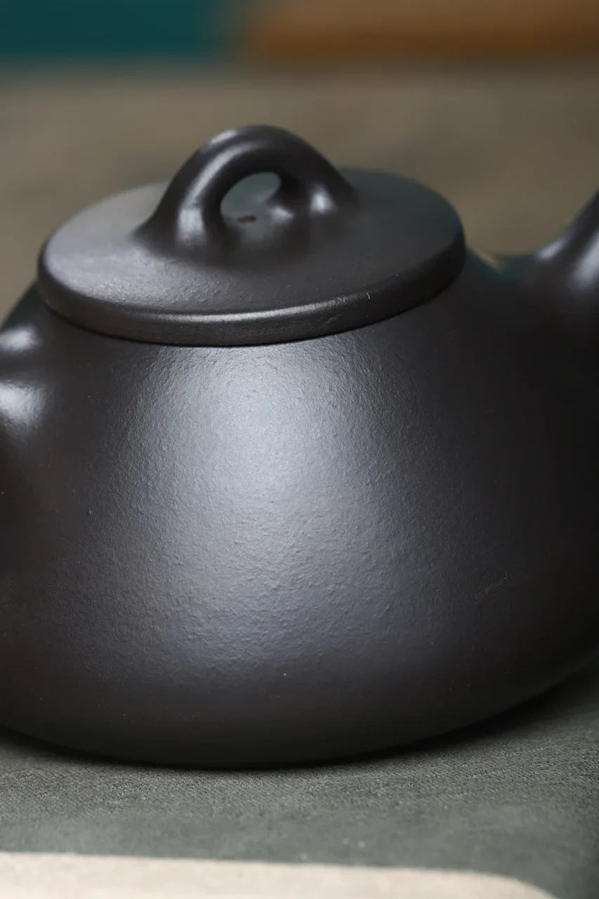 Yixing Black Clay Teapot Filter Kettle Archaize Tea Pot Drink Puer Tea Ceremony Supplies Teaware Drinkware Set 200ML