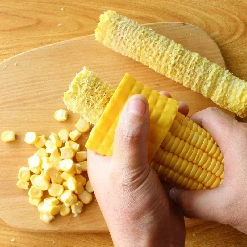 Stainless Steel Corn Thresher Manual Rotary Plastic Corn Plow Creative Corn Husking Separator Gadgets New Kitchen Making Tools