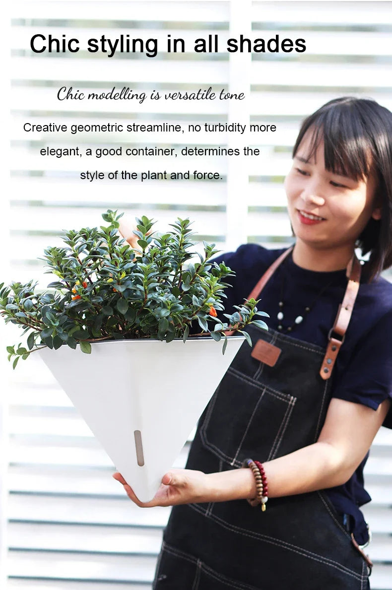 Fashion Triangular Wall Mounted Flower Pots Self Watering Hanging Basin for Plants Lazy Flowerpot Office Home Garden Accessories