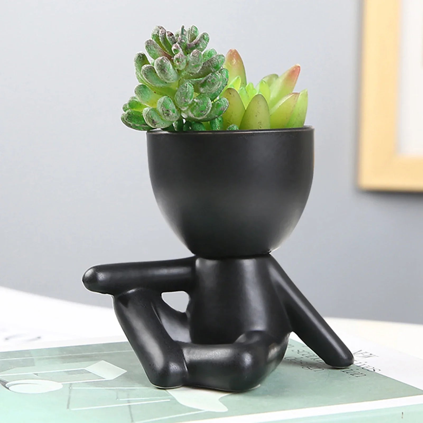 Small Human Modeling Plant Pot Decorative Flower Planter for Outdoor Garden Decoration