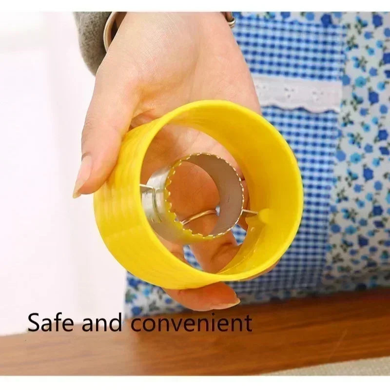Stainless Steel Corn Thresher Manual Rotary Plastic Corn Plow Creative Corn Husking Separator Gadgets New Kitchen Making Tools
