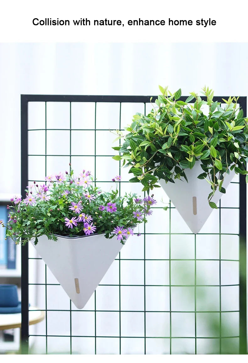 Fashion Triangular Wall Mounted Flower Pots Self Watering Hanging Basin for Plants Lazy Flowerpot Office Home Garden Accessories