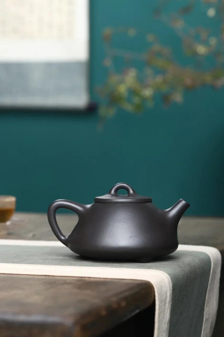 Yixing Black Clay Teapot Filter Kettle Archaize Tea Pot Drink Puer Tea Ceremony Supplies Teaware Drinkware Set 200ML