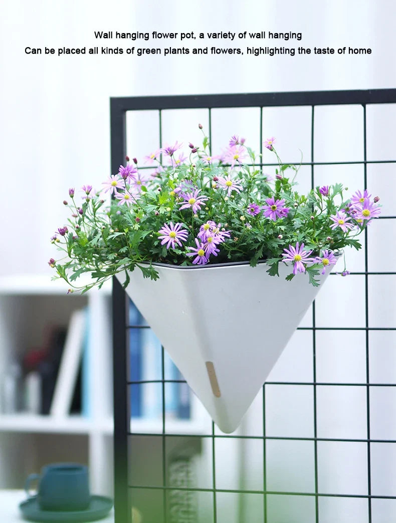 Fashion Triangular Wall Mounted Flower Pots Self Watering Hanging Basin for Plants Lazy Flowerpot Office Home Garden Accessories