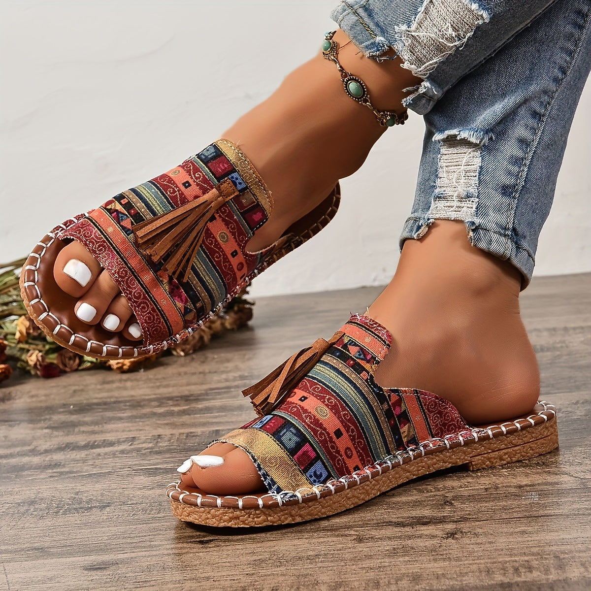 Women's Tassel Decorated Flat Sandals