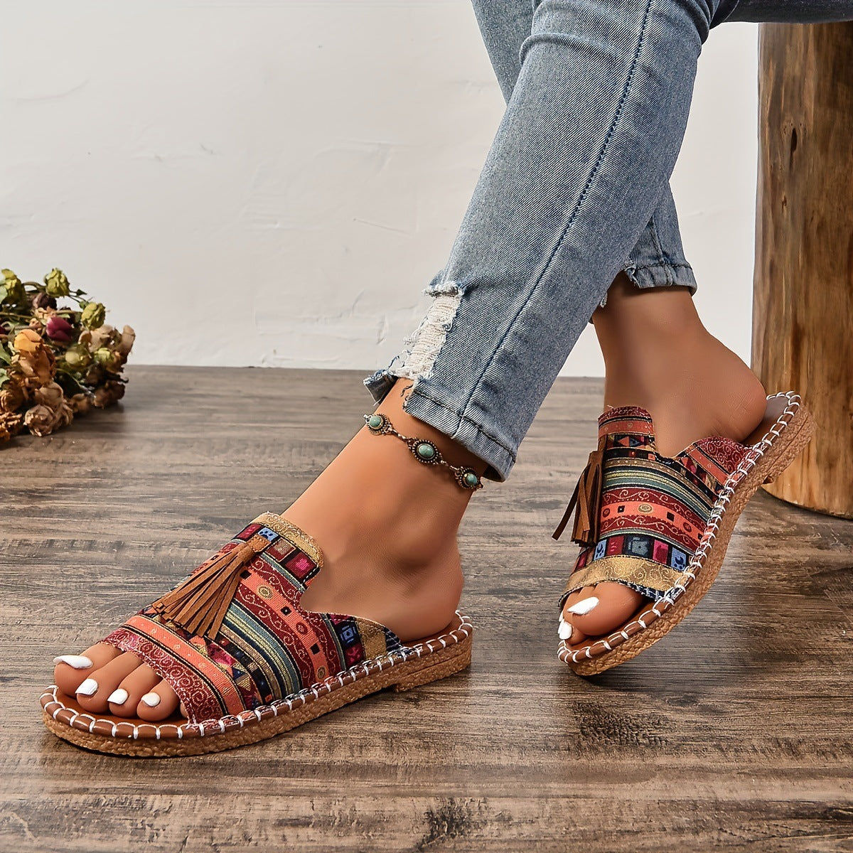 Women's Tassel Decorated Flat Sandals