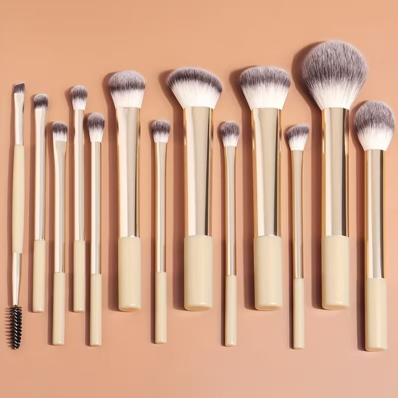 MAANGE 13pcs Premium Synthetic Hairs Makeup Brushes Soft Gentle for Foundation Eyeshadow Powder with 2pcs Air Cushion Puffs Kit