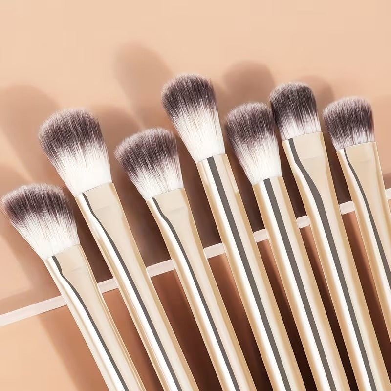 MAANGE 13pcs Premium Synthetic Hairs Makeup Brushes Soft Gentle for Foundation Eyeshadow Powder with 2pcs Air Cushion Puffs Kit